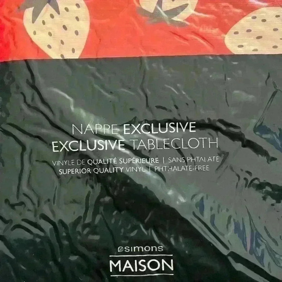 NWT  EXCLUSIVE TABLECLOTH - Picture 2 of 7